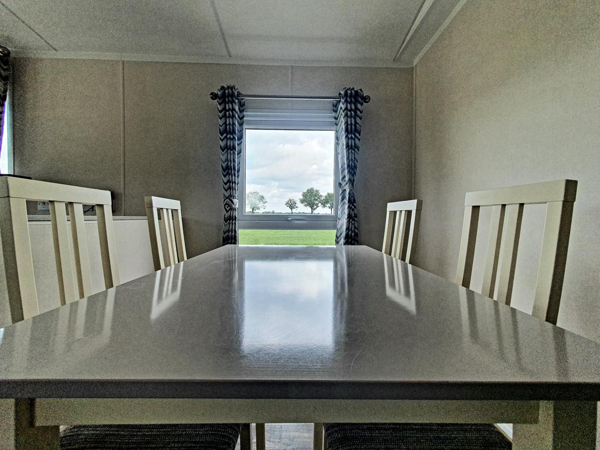 Marduijn Villa Lomm Екстериор снимка